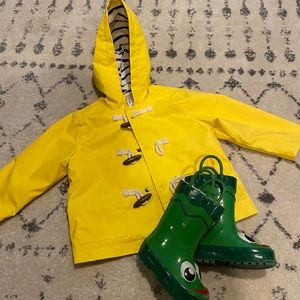 Rain jacket and rain boot set